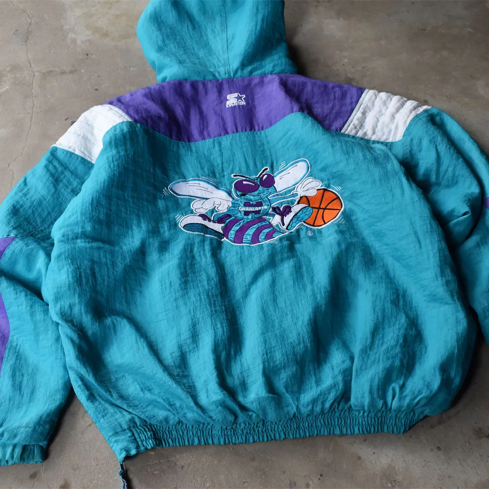 90’s STARTER ナイスカラー！ “NBA CHARLOTTE HORNETS” 中綿入り フード付き ナイロン プルオーバー 240224