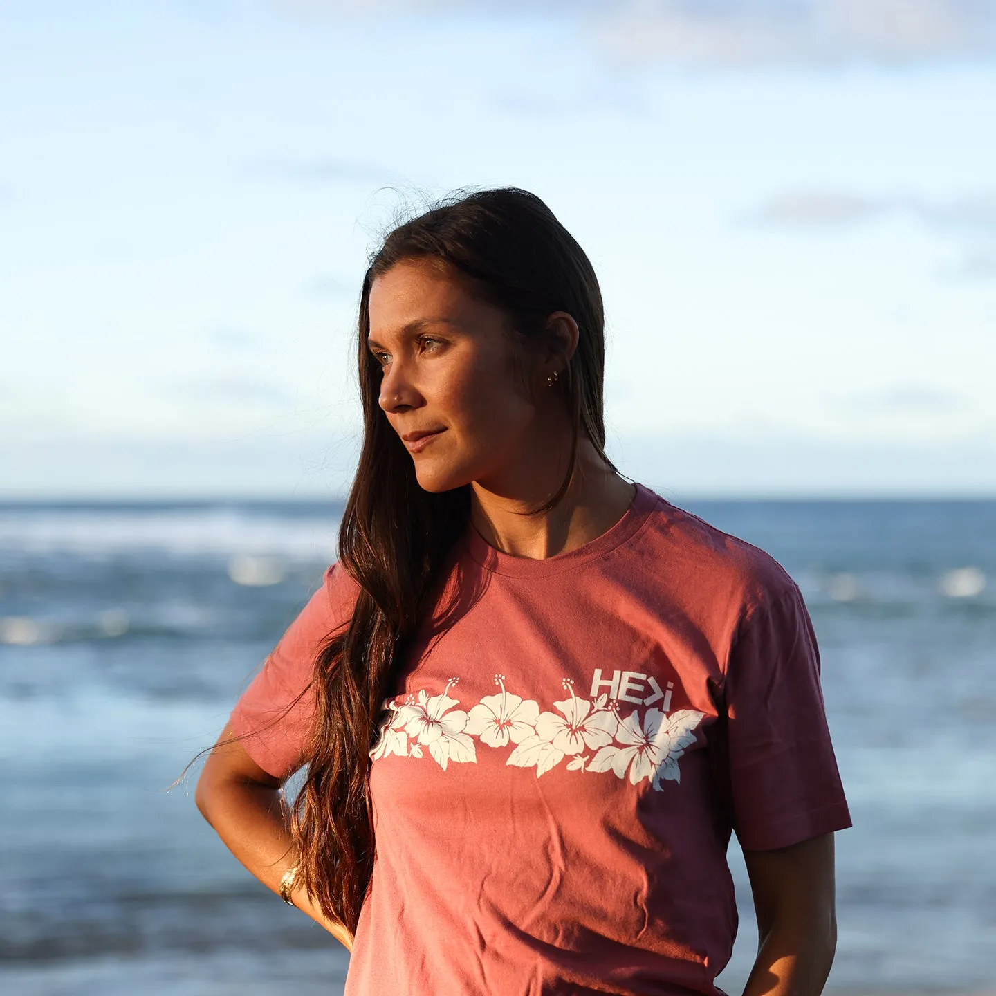 ALOHA FRIDAY TEE IN MAUVE