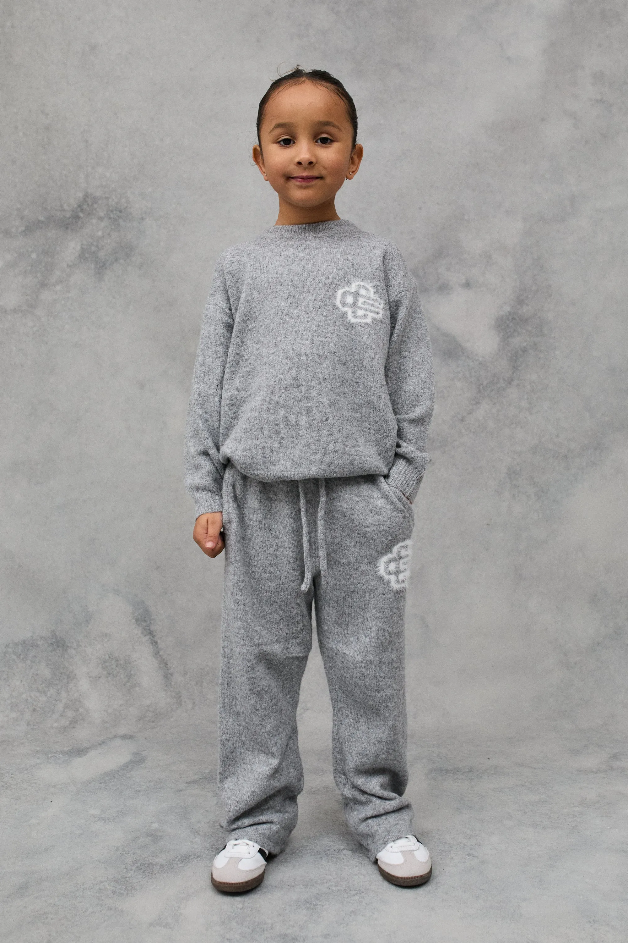 KIDS FLUFFY KNIT EMBLEM JOGGERS - GREY MARL