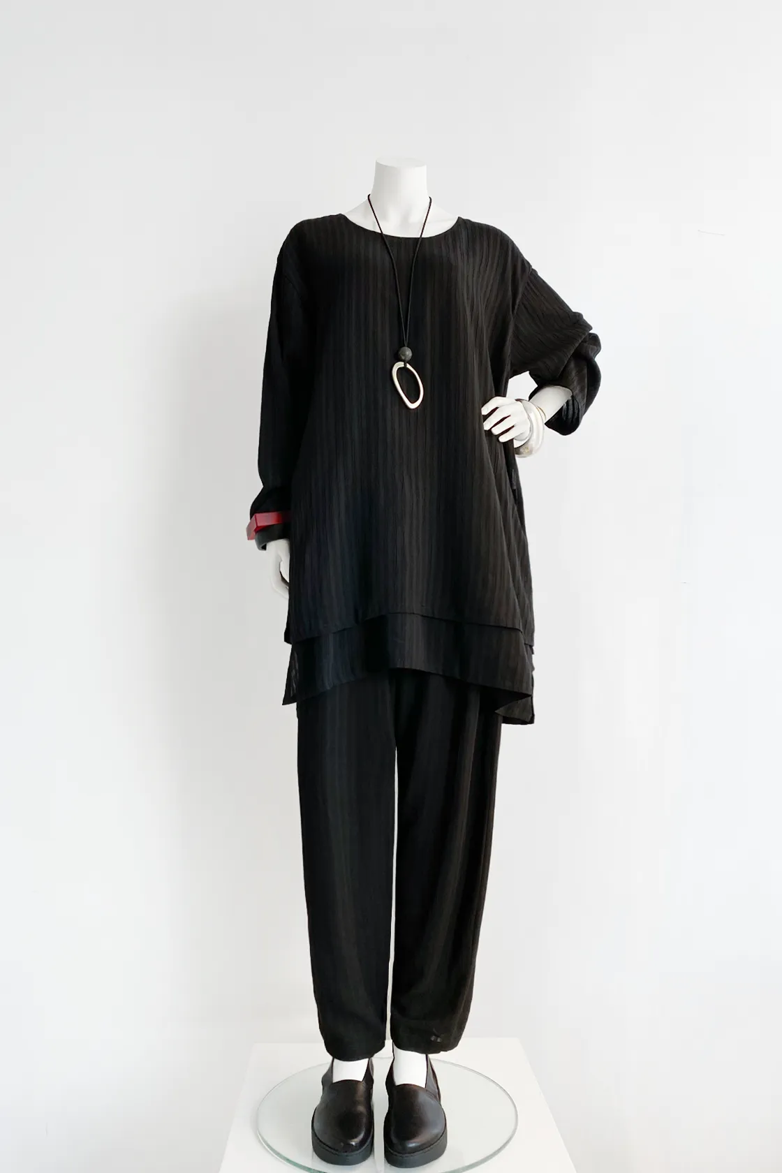 L/S Layer Tunic in Black Fellini Crinkle