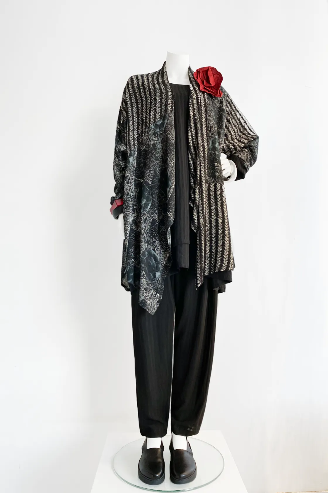 L/S Layer Tunic in Black Fellini Crinkle