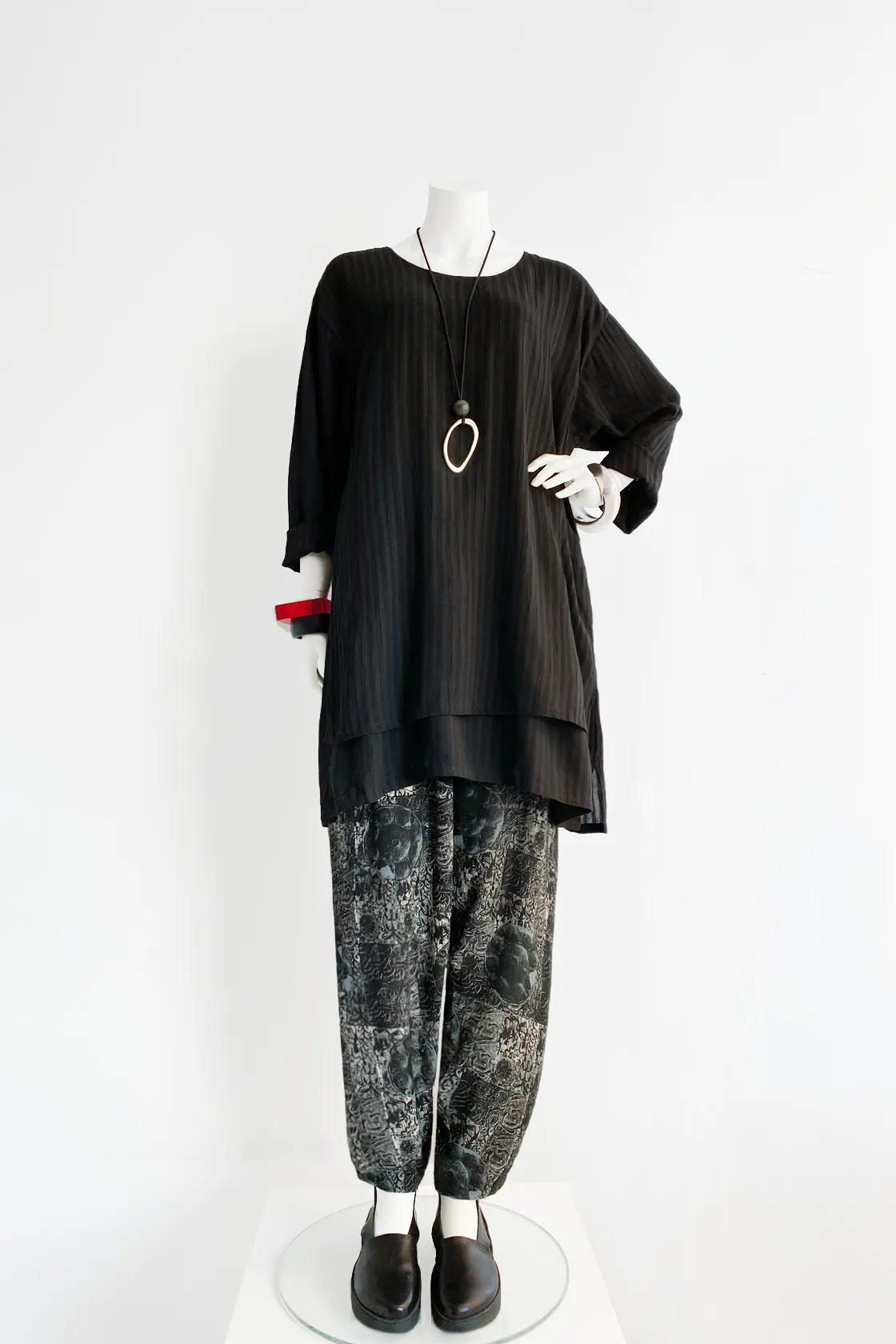 L/S Layer Tunic in Black Fellini Crinkle