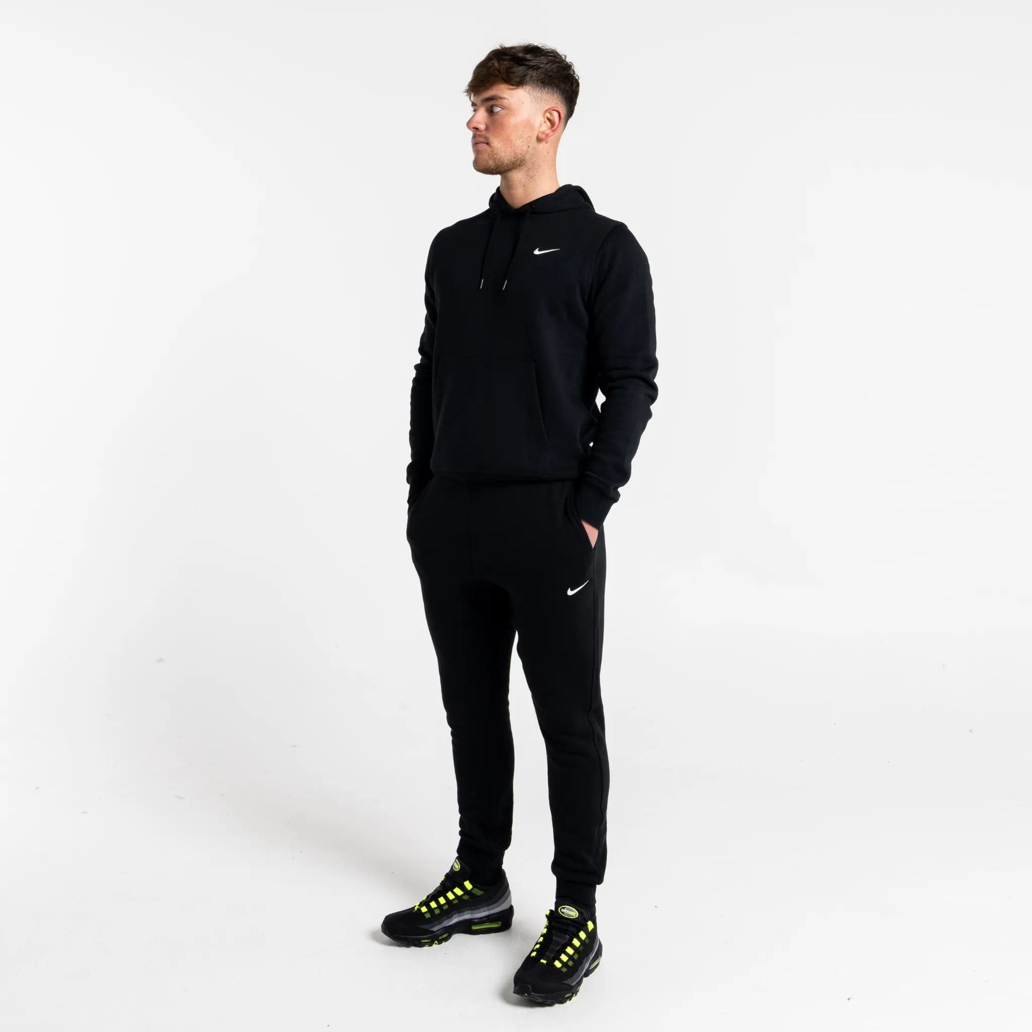 Nike Club Set - Hoodie & Joggers - Black