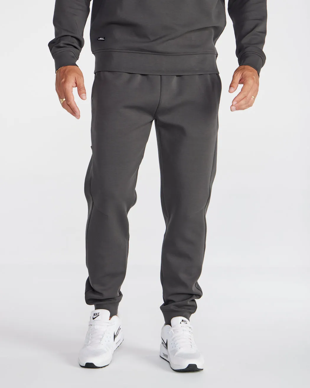 Roamknit Jogger - Offline Lounge Kit