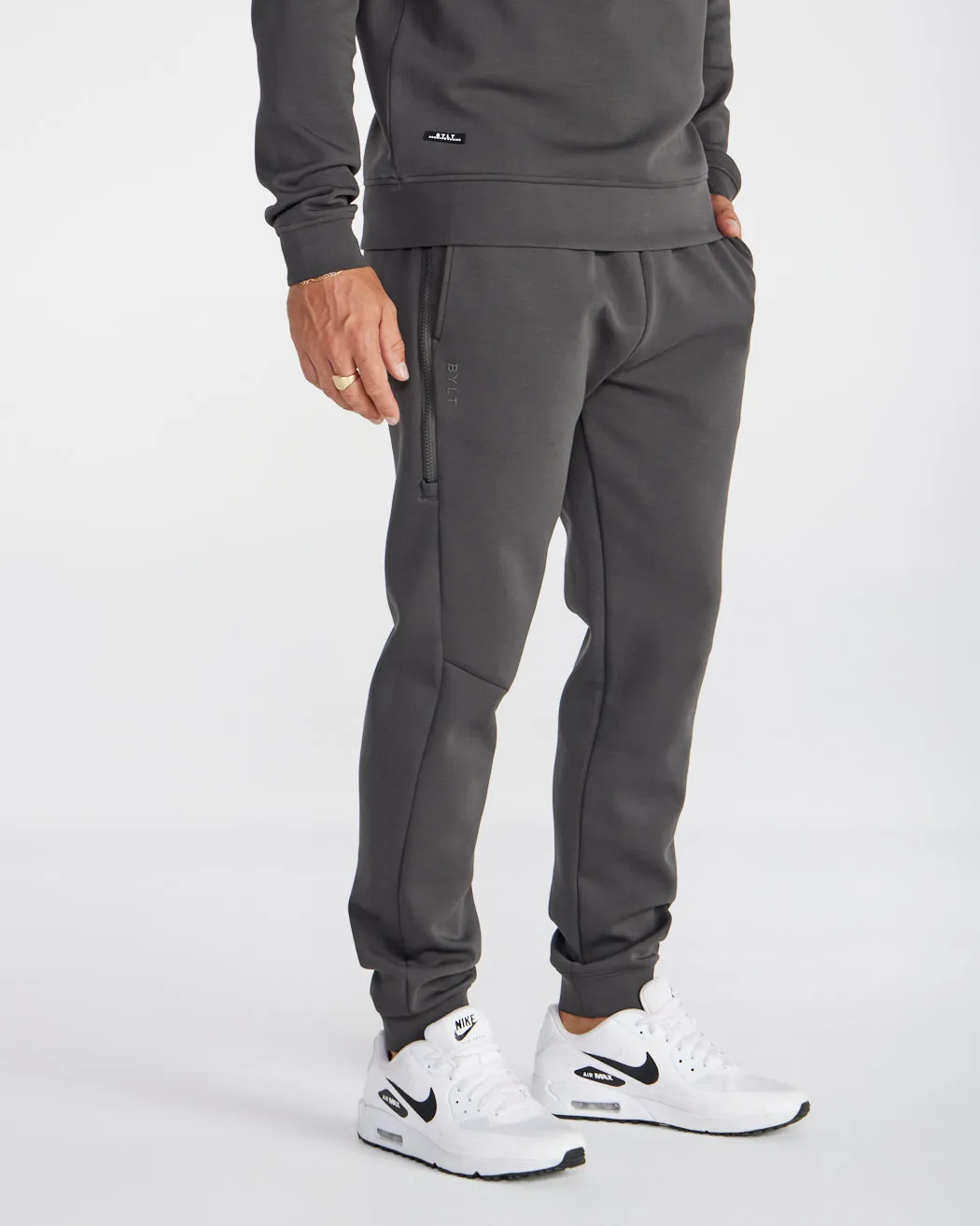 Roamknit Jogger - Offline Lounge Kit