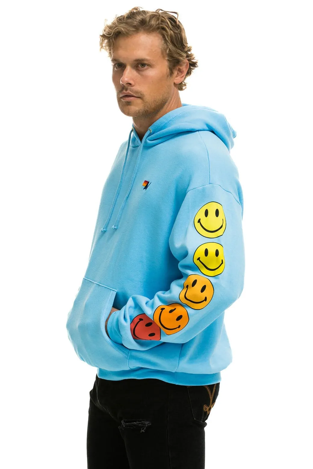 SMILEY SUNSET RELAXED PULLOVER HOODIE - SKY