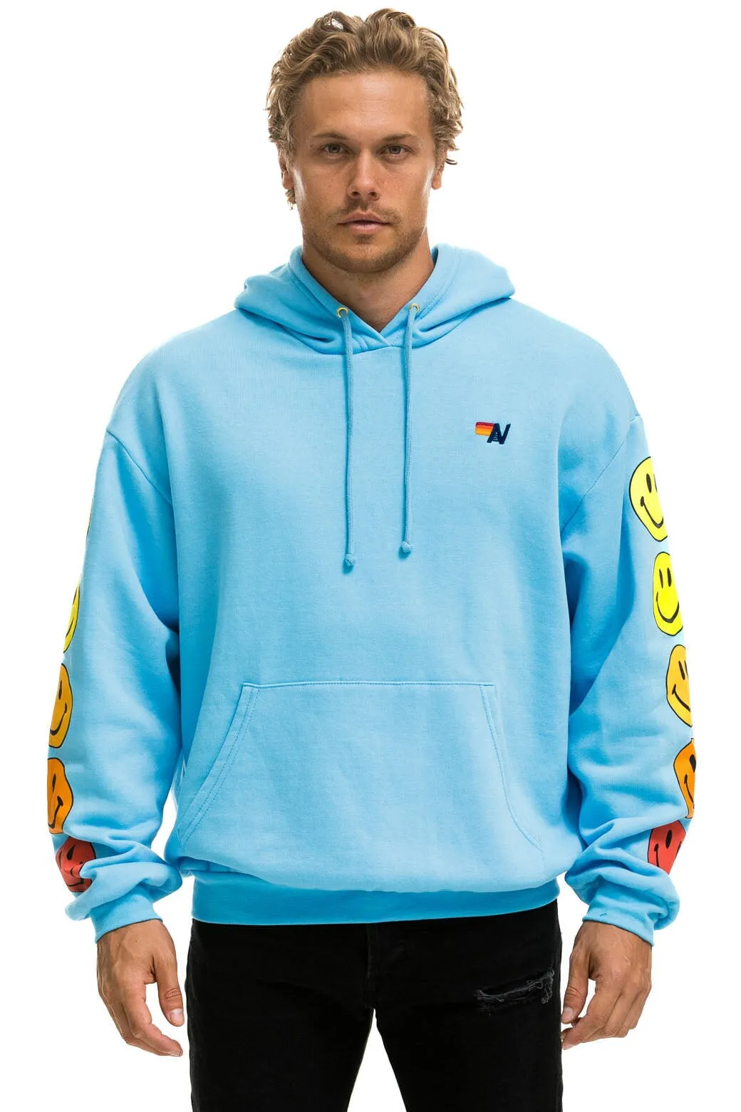 SMILEY SUNSET RELAXED PULLOVER HOODIE - SKY