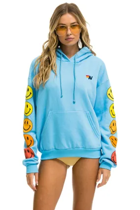 SMILEY SUNSET RELAXED PULLOVER HOODIE - SKY