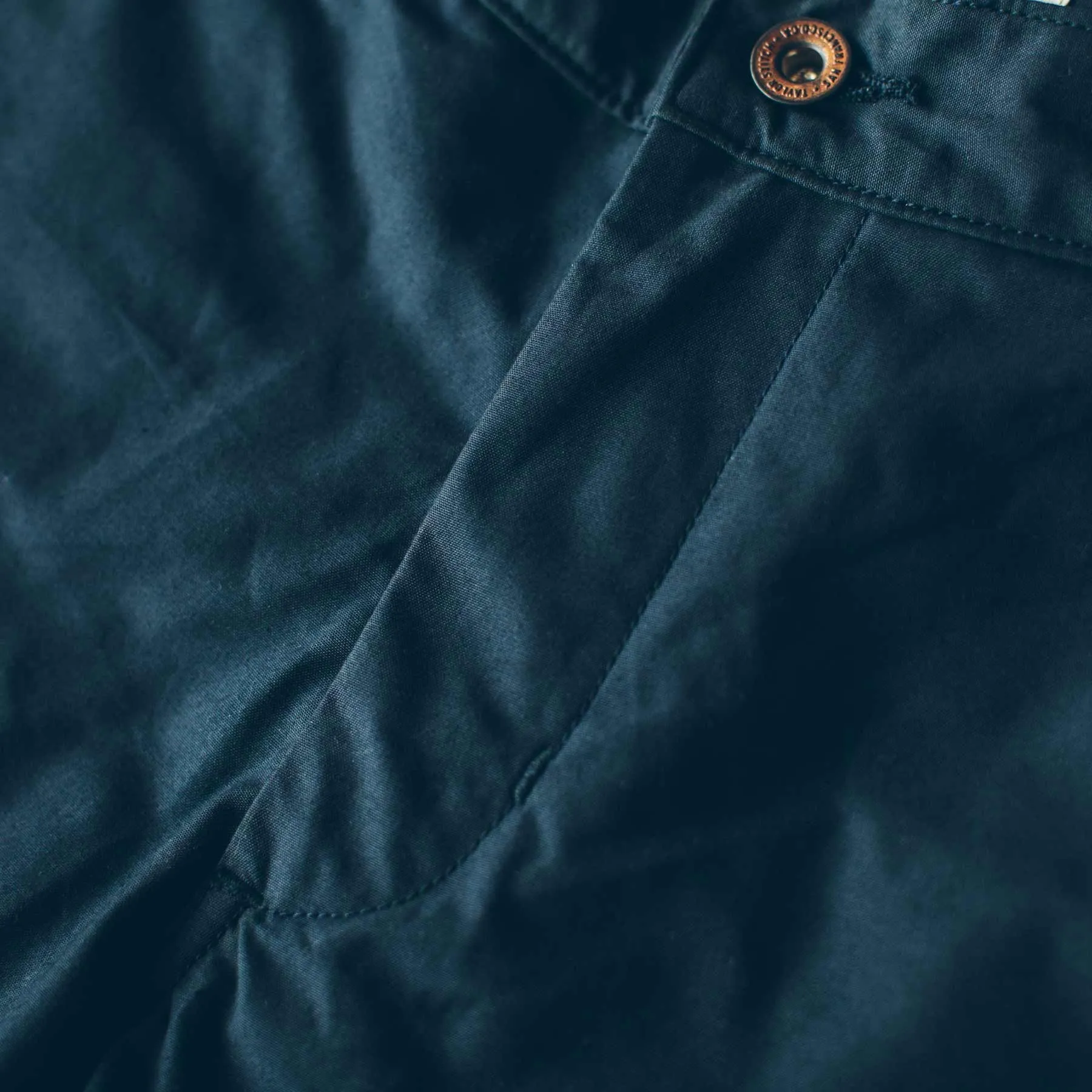 The Travel Chino in Navy