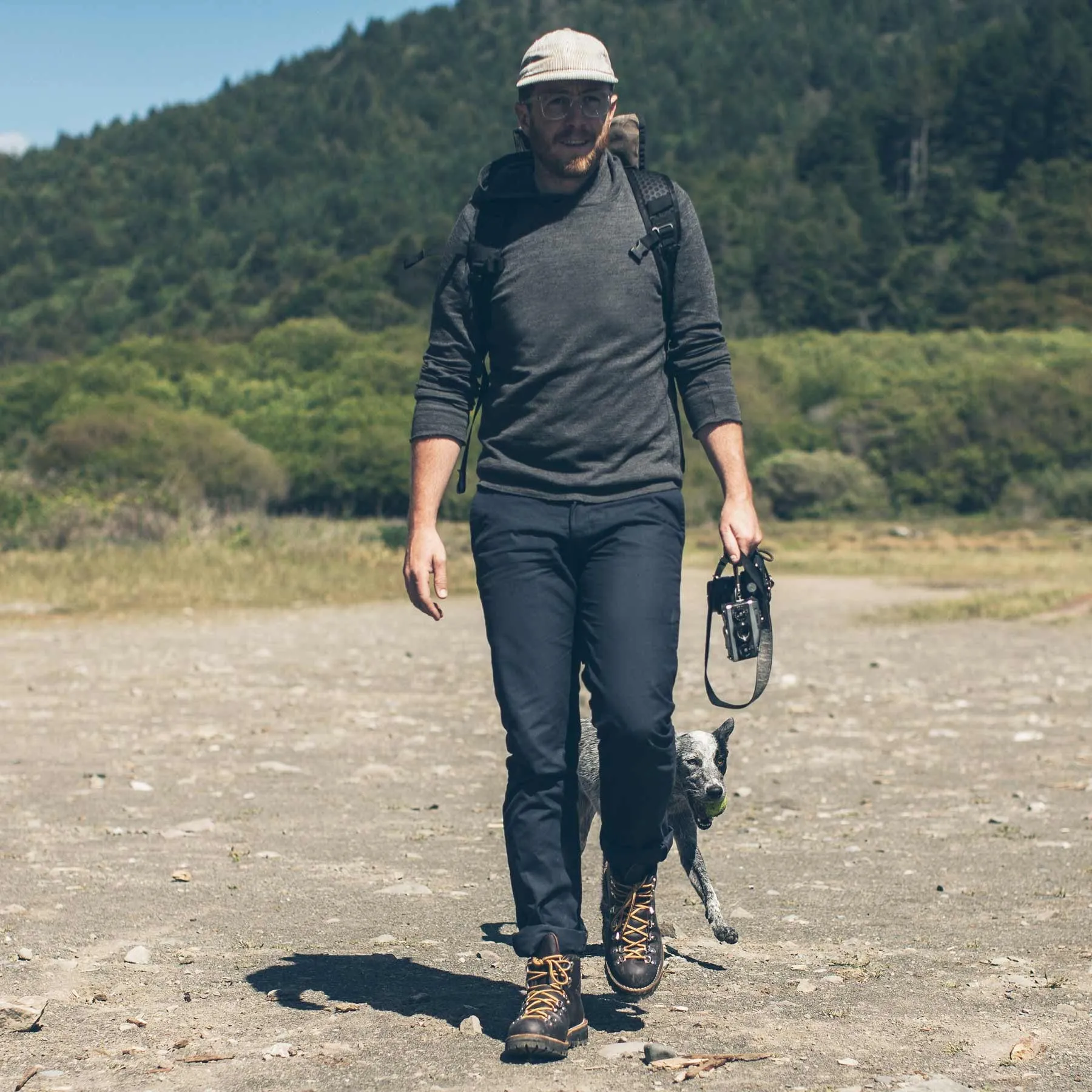 The Travel Chino in Navy